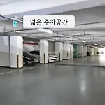 Orange House 24